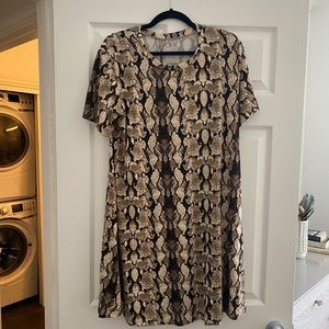 Snakeskin t-shirt dress